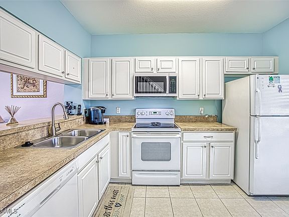 4th image of 8178 Pacific Beach Dr