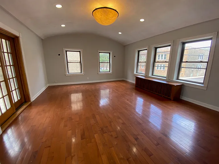 7434 N Seeley Ave #1N — Photo 2