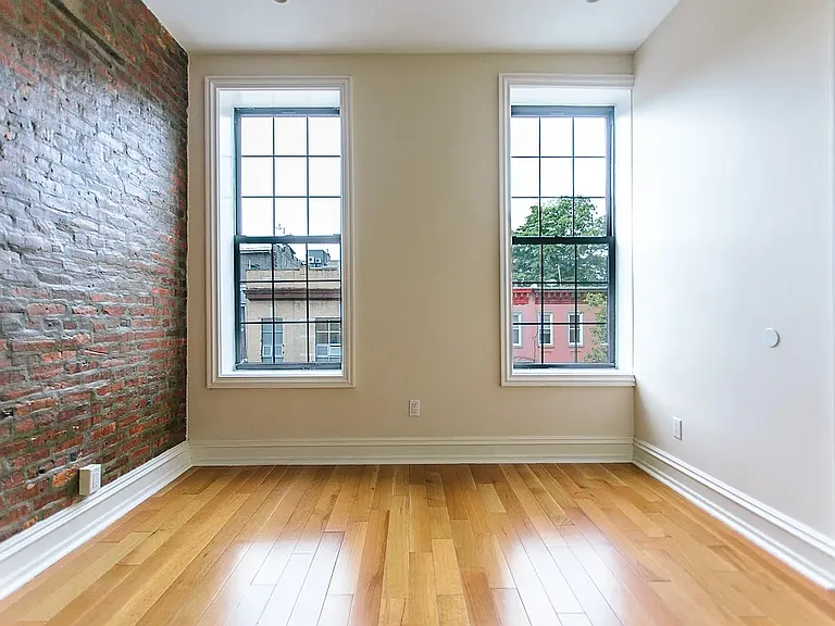 884 Madison St #3R — Photo 9
