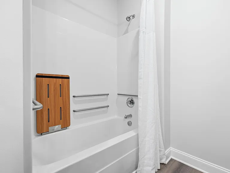 135 E 12th Ave #404 — Photo 32