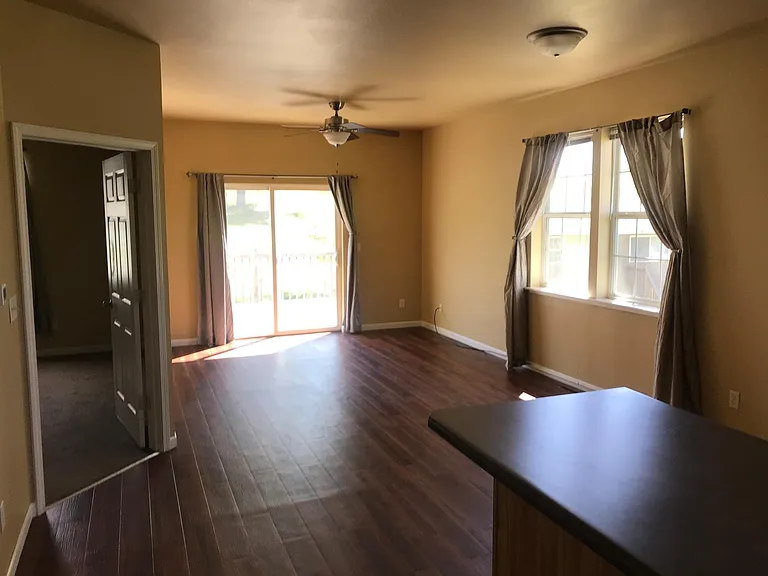 1146 Stuhr Ct — Photo 4