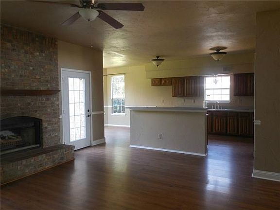 4th image of 2304 Stoney Brook Ln