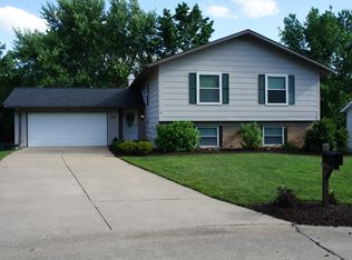 10 Stone Mill Ln, Saint Peters, MO 63376