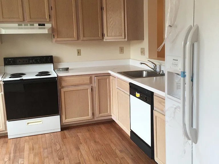9324 Daly Ct — Photo 4