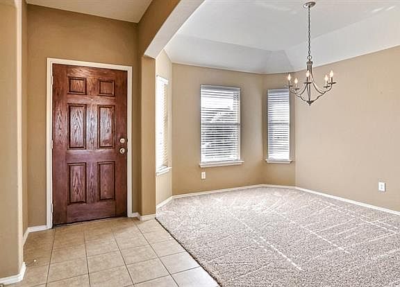 3rd image of 219 Rockbrook Dr