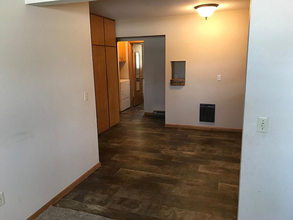 503 9th St, Kalona, IA 52247 Zillow