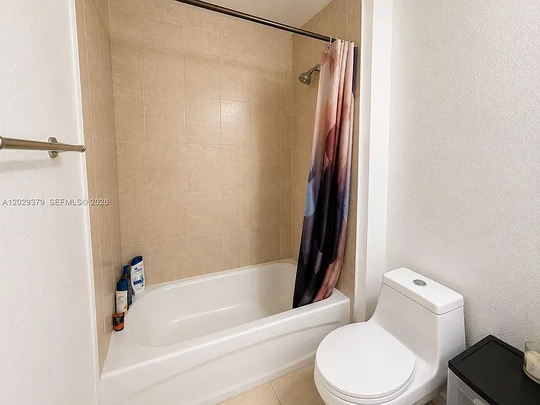 3856 SW 48th Ave — Photo 8