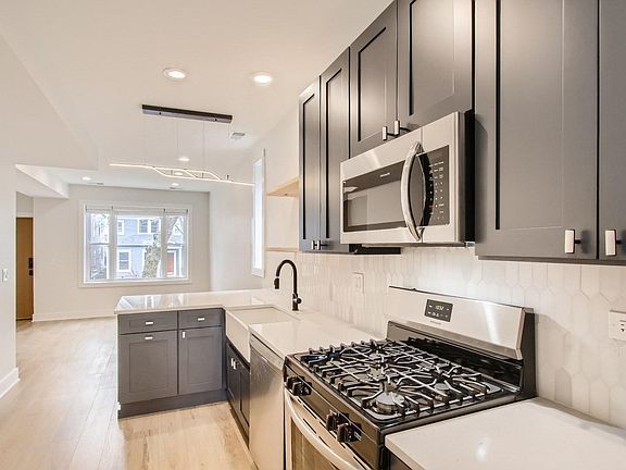 4th image of 2715 N Lawndale Ave #1