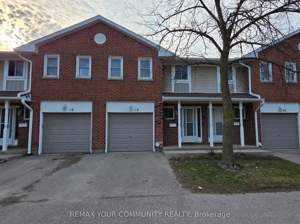 210 Highland Cres #19, Kitchener, ON N2M 5H6