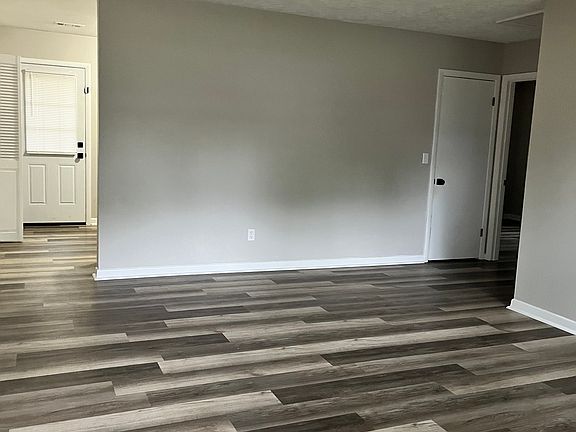 4th image of 2410 Windsor Ave