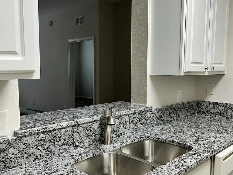 7801 Point Meadows Dr — Photo 21