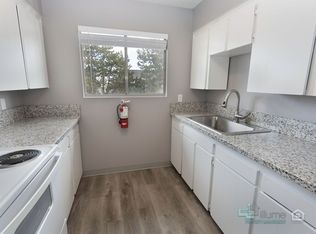 755 NW 23rd St #3-C, Corvallis, OR 97330