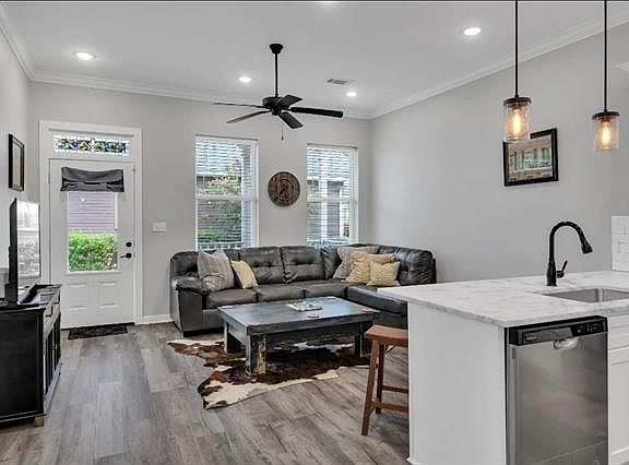 5th image of 3505 Urquhart St