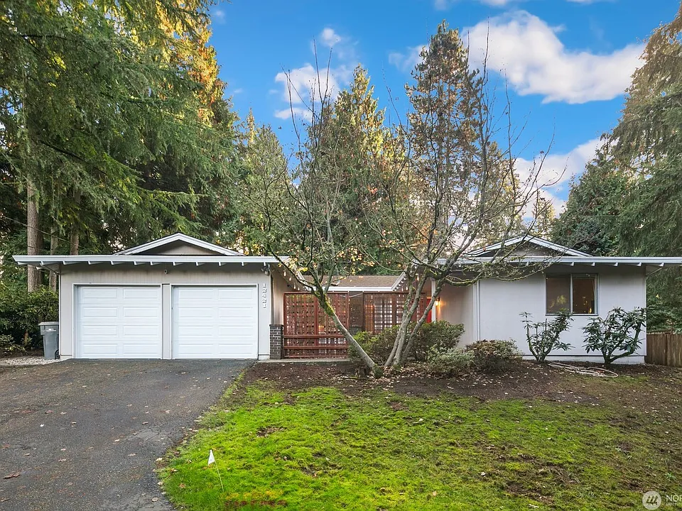 12421 NE 65th Pl