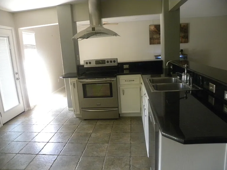 3234 Dunbarton Oak St — Photo 5