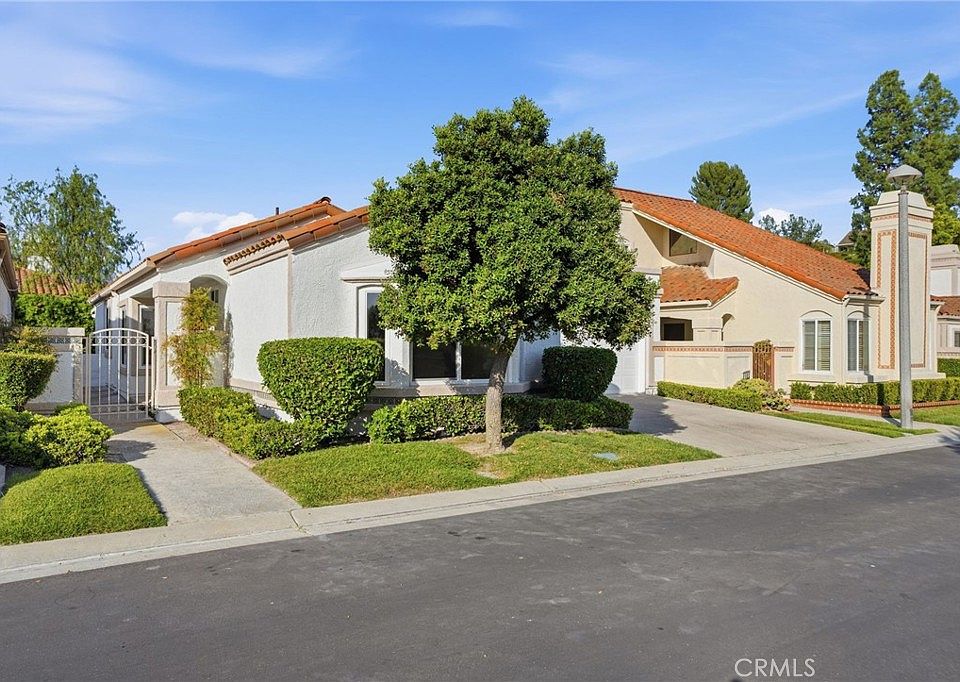 1st image of 28265 Las Casas