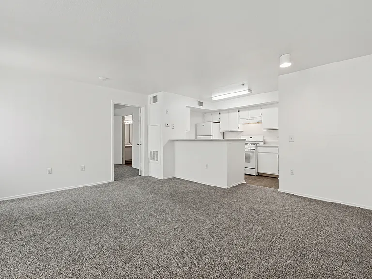 Glen Oaks Apartments — Photo 12