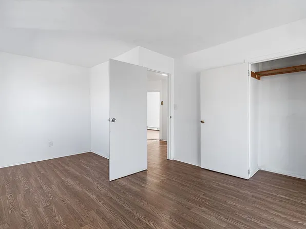 12042 226th St, Cambria Heights, NY 11411