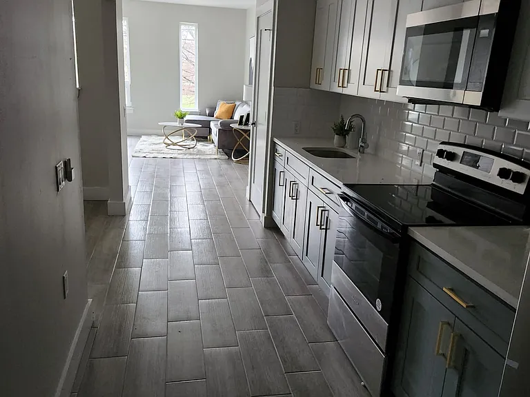124-130 Ellis Ave #404 — Photo 9