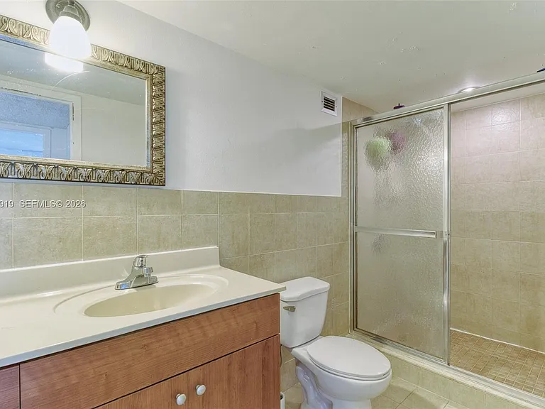 800 Parkview Dr #311 — Photo 11