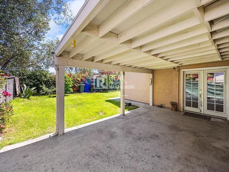 16653 Mallory Dr — Photo 35