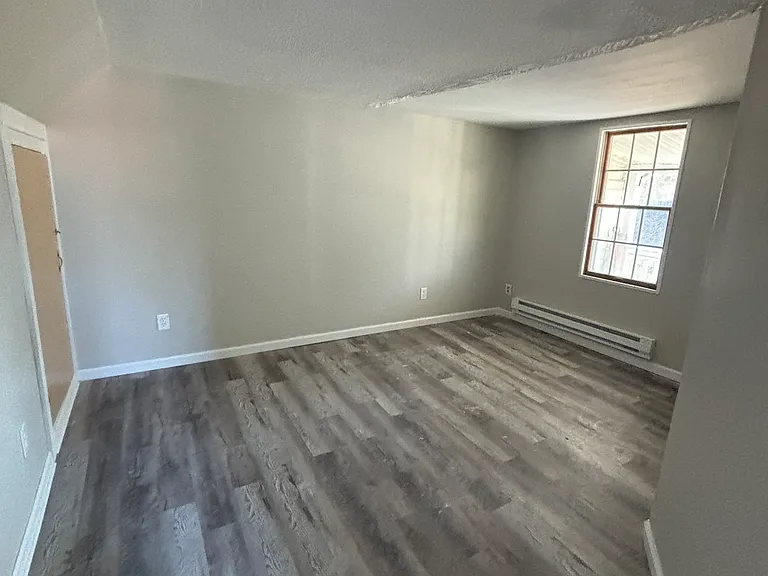 312 E Broadway #3 — Photo 1