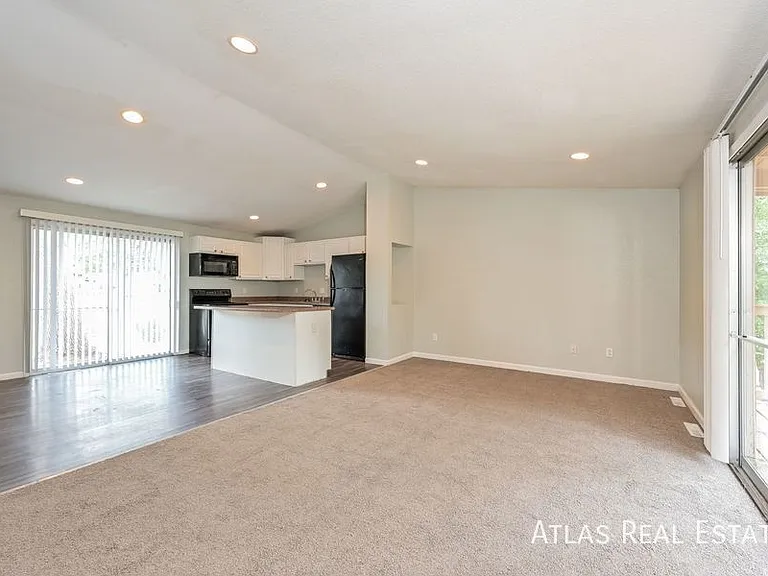 540 N Harlan St — Photo 4