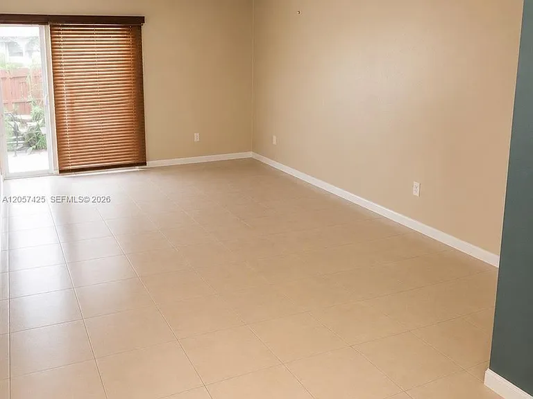 6216 SW 129th Ave — Photo 4