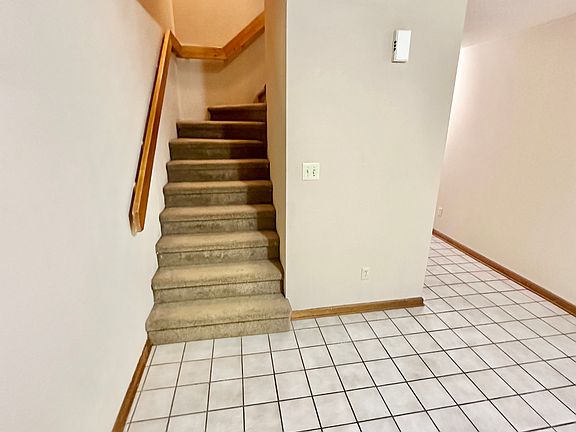4th image of 109 Mountain View Dr
