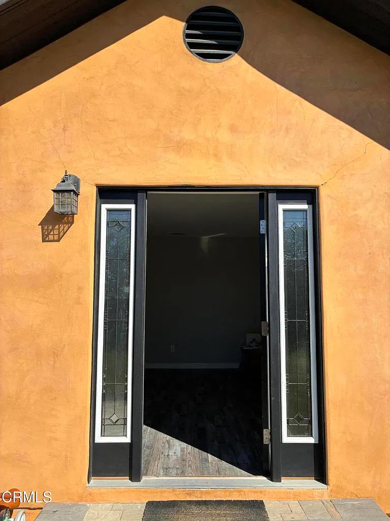 4 bed, 2.0 bath, 1700 sqft, $3,950 — Photo 3