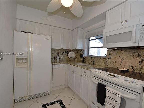 5th image of 298 SE 6th Ave APT 10