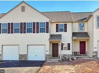 40 Maple Run Dr, York, PA 17404