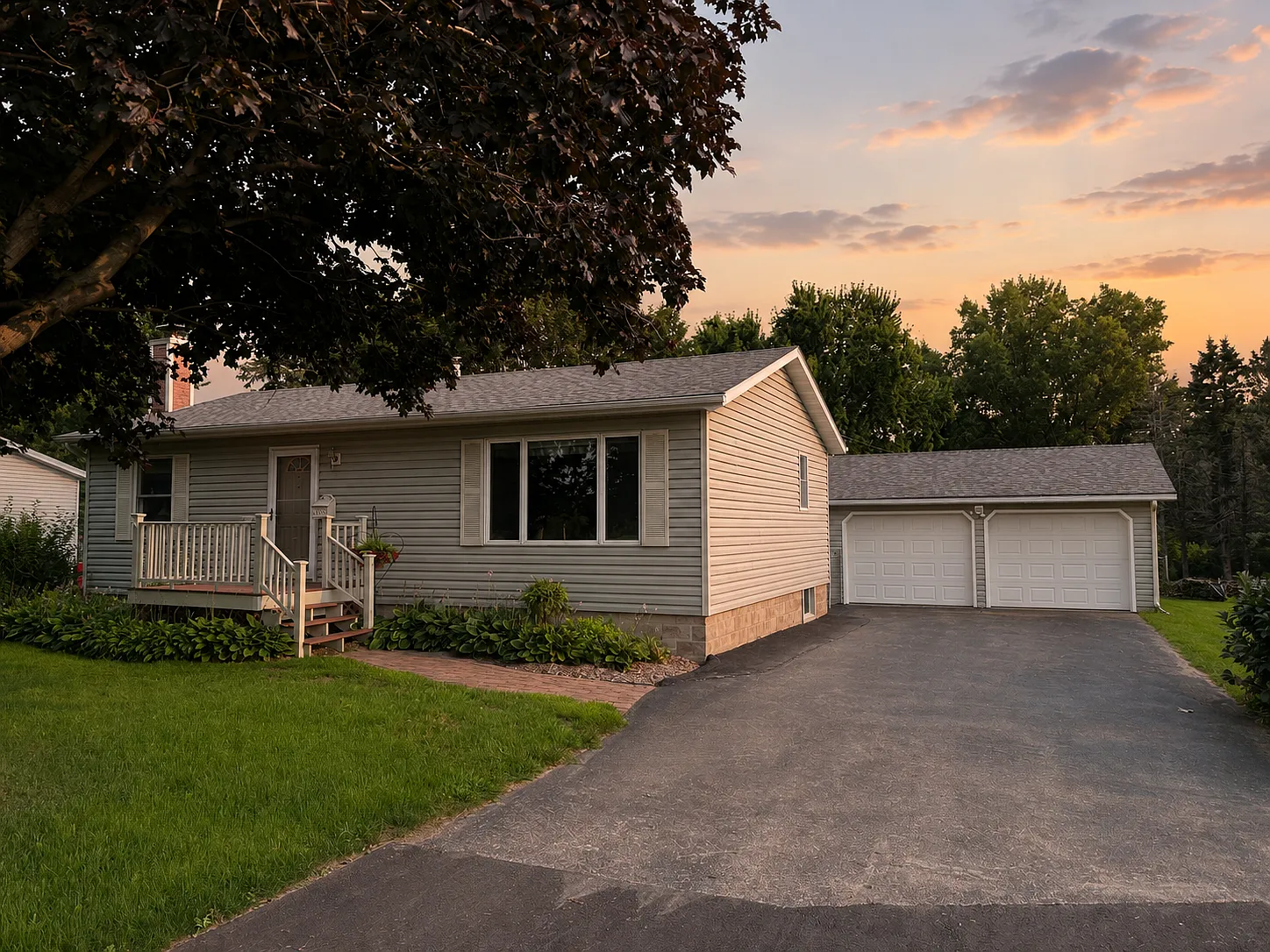 3 bed, 2048 sqft, $2,250 — Photo 2