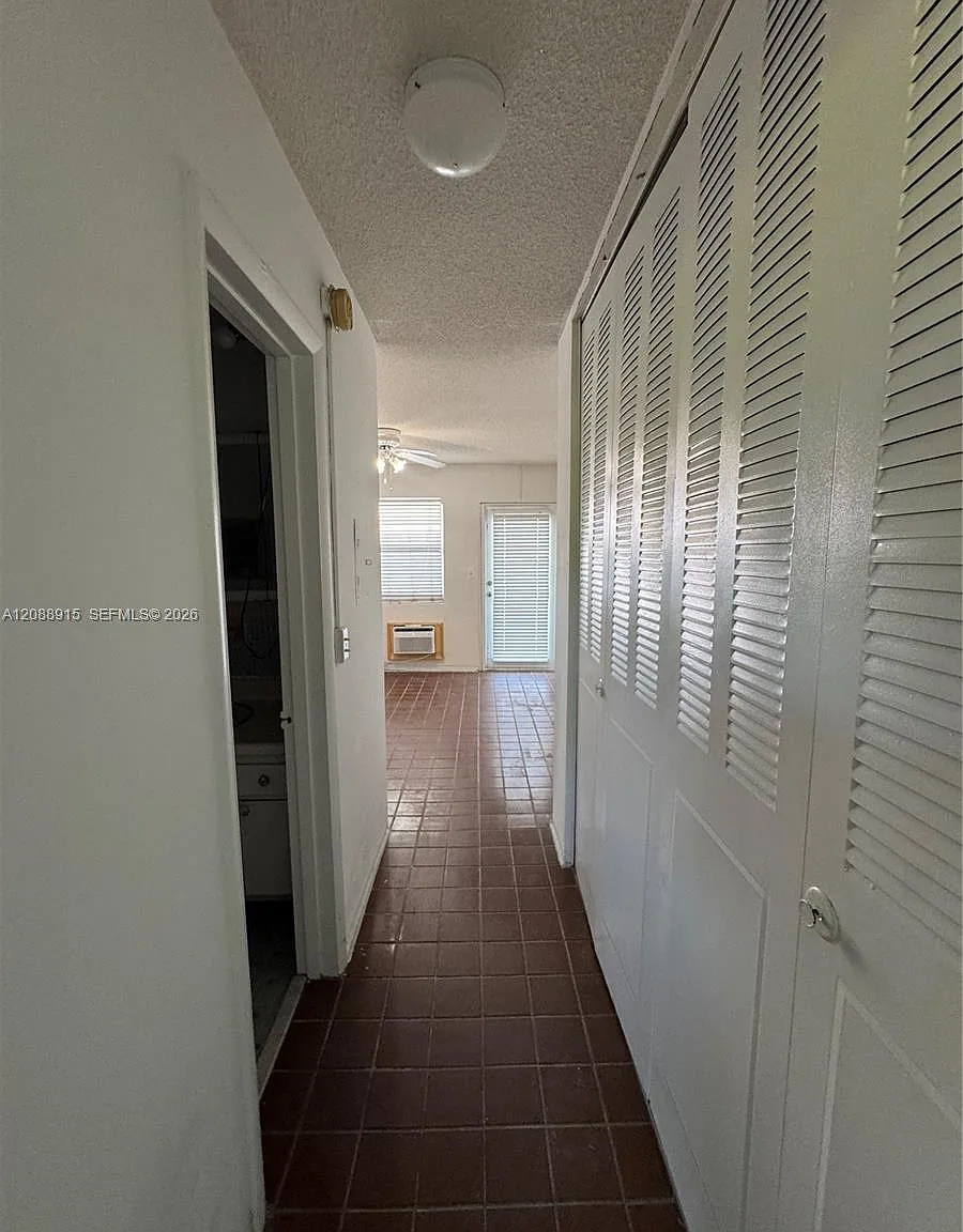 Washington Center Condo — Photo 4