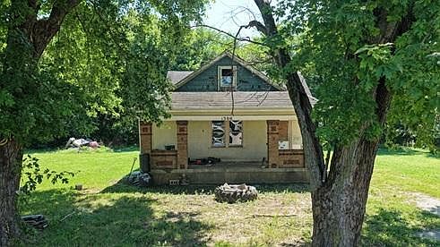 1st image of 1300 River St