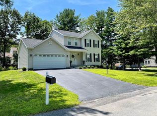 2424 Hartland St, Niskayuna, NY 12309