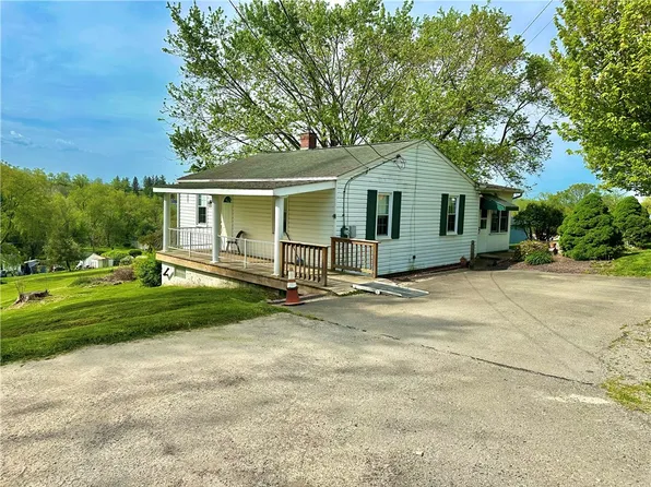 318 Muzzy Dr, Latrobe, PA 15650