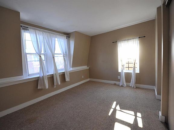 3rd image of 2233 Victor St #3