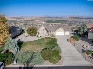 102804 E Tripple Vista Dr, Kennewick, WA 99338