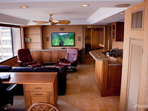 DB4111_LivingRoomKitchen_24