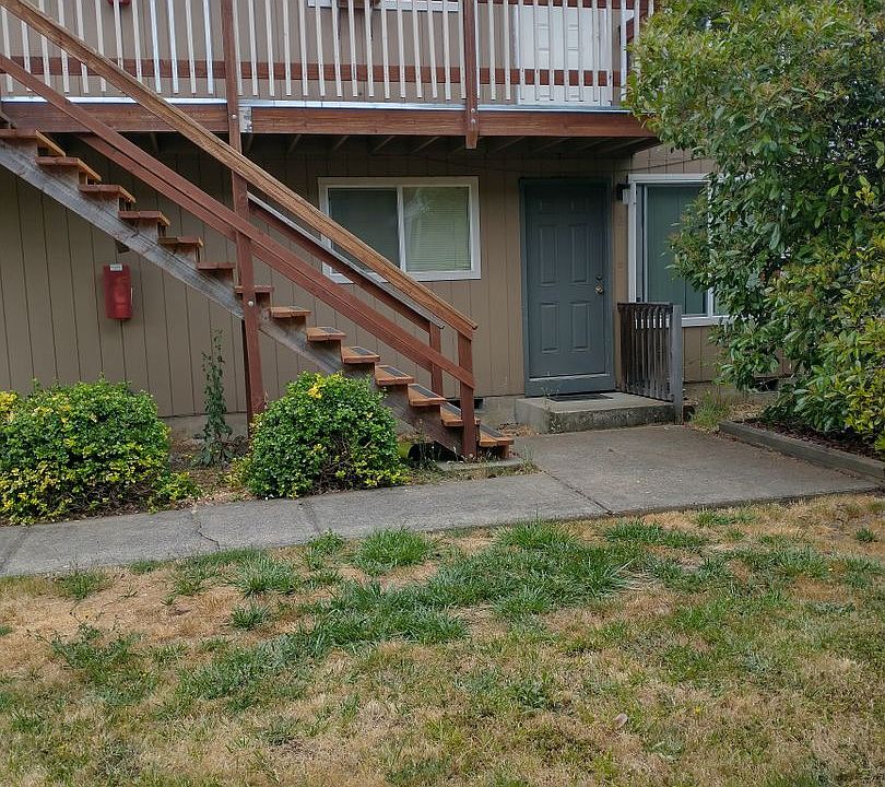 1st image of 135 Taft Dr APT 4