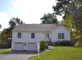 211 Aladdin St, Manchester, NH 03104