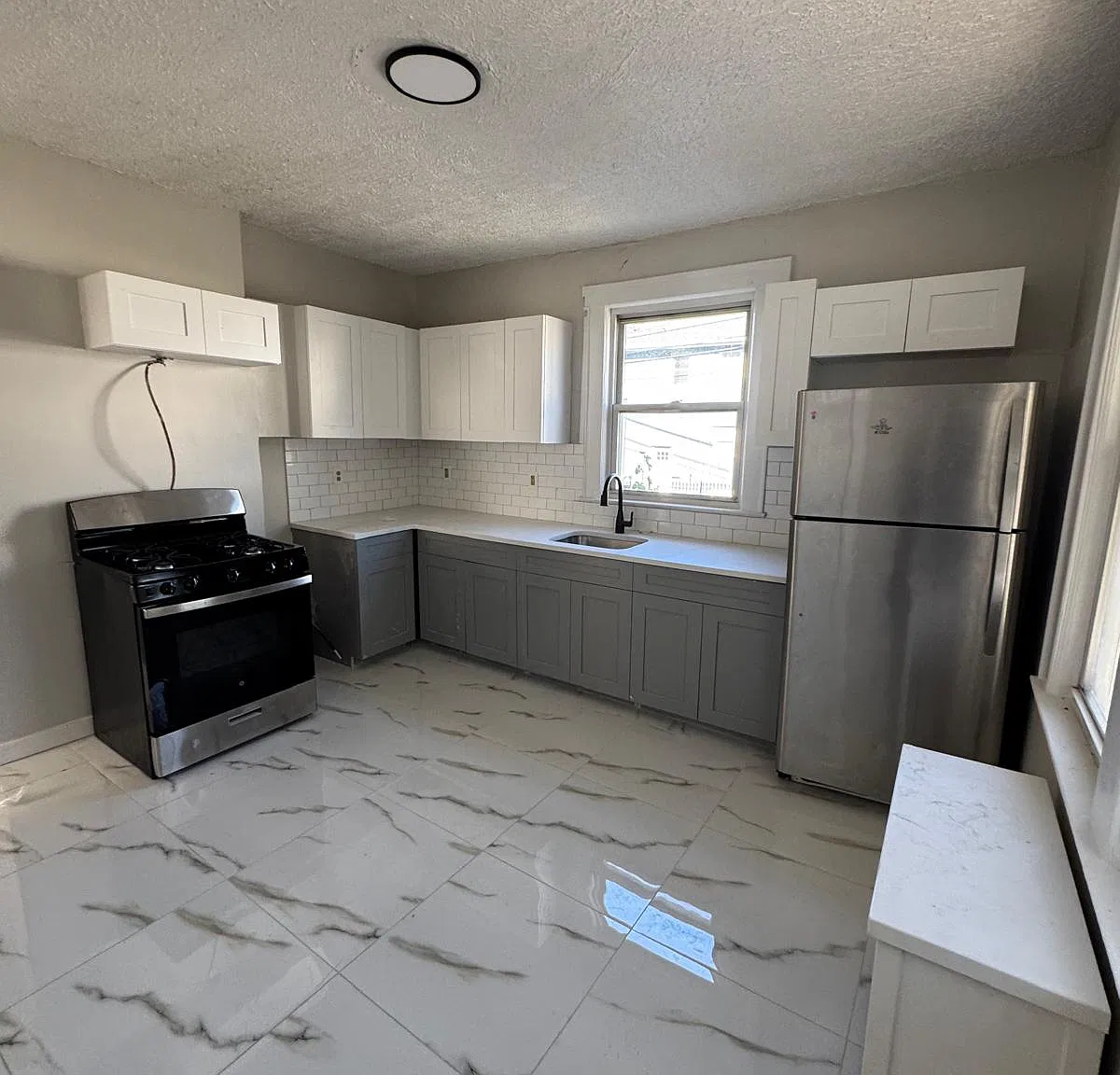186 Linden Ave — Photo 4