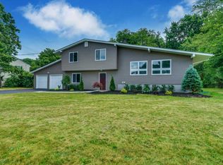 10 Tudor Rd, Freehold, NJ 07728