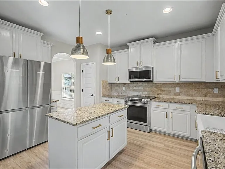 8757 Danley Dr — Photo 5