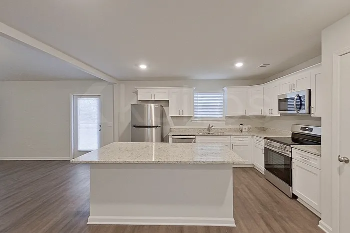 114 Western Red Cedar Dr — Photo 9