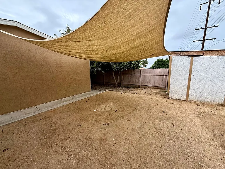 4901 Frink Ave — Photo 31