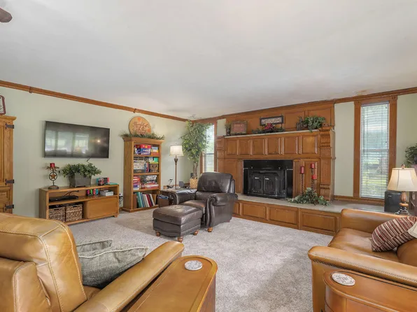 719 S Walnut Street, Mt Vernon, MO 65712