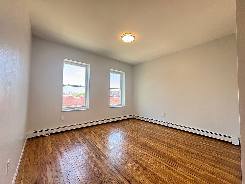 2nd image of 117 Wade St APT 3I