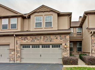 1828 Crenshaw Cir, Vernon Hills, IL 60061